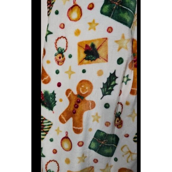 Happy Holiday Christmas Gingerbread Man, Presents, Bell Throw 50x70 NWT - Picture 3 of 4